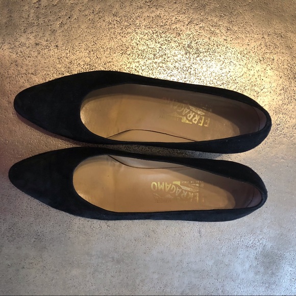 *PRICE DROP*  Salvatore Ferragamo Black Suede Heels sz 10 - Picture 4 of 6